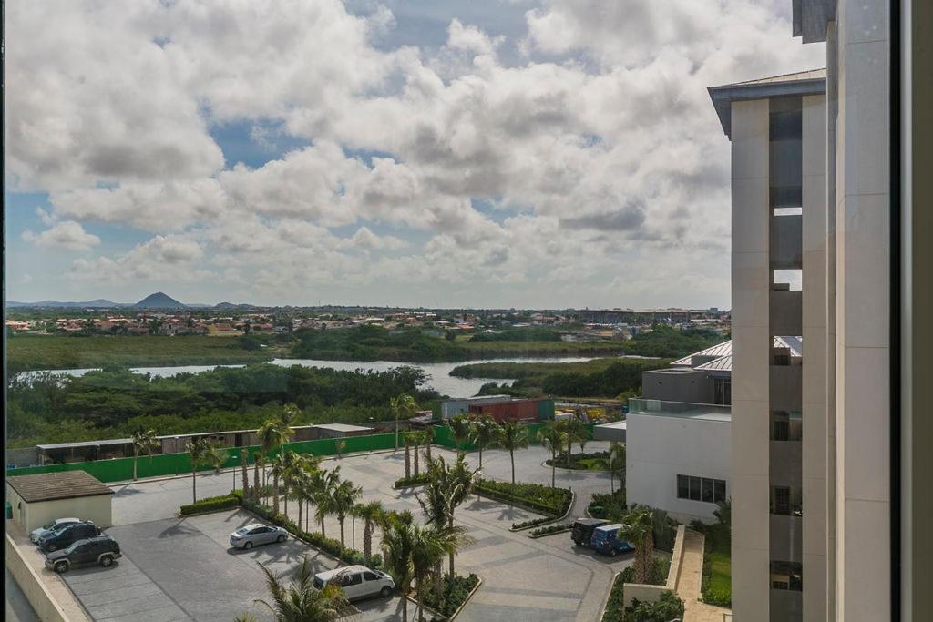 Azure Beach Residences Palm Beach Exteriér fotografie