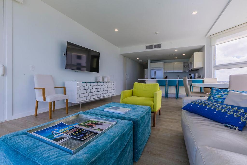 Azure Beach Residences Palm Beach Exteriér fotografie