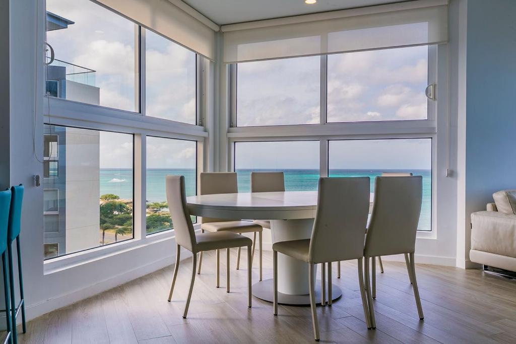 Azure Beach Residences Palm Beach Exteriér fotografie