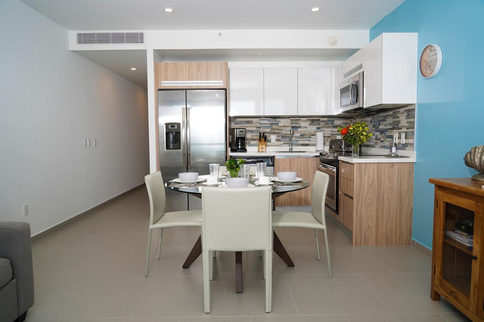 Azure Beach Residences Palm Beach Exteriér fotografie