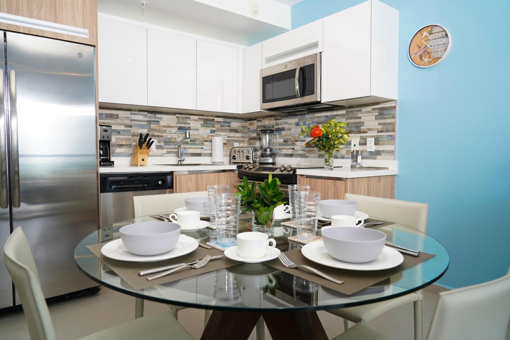 Azure Beach Residences Palm Beach Exteriér fotografie