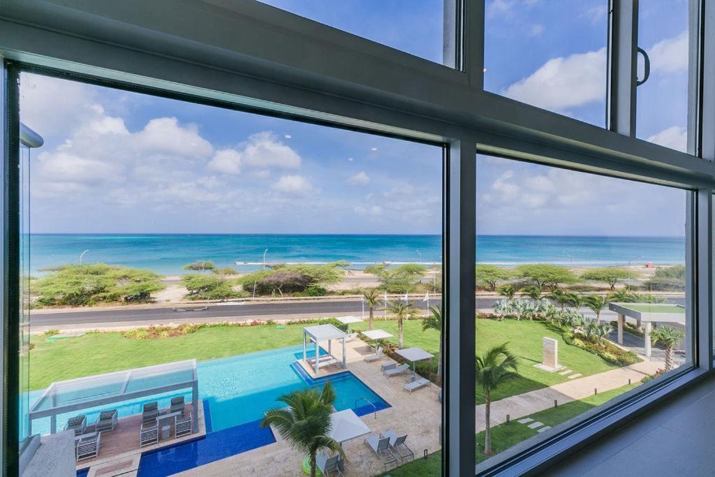 Azure Beach Residences Palm Beach Exteriér fotografie