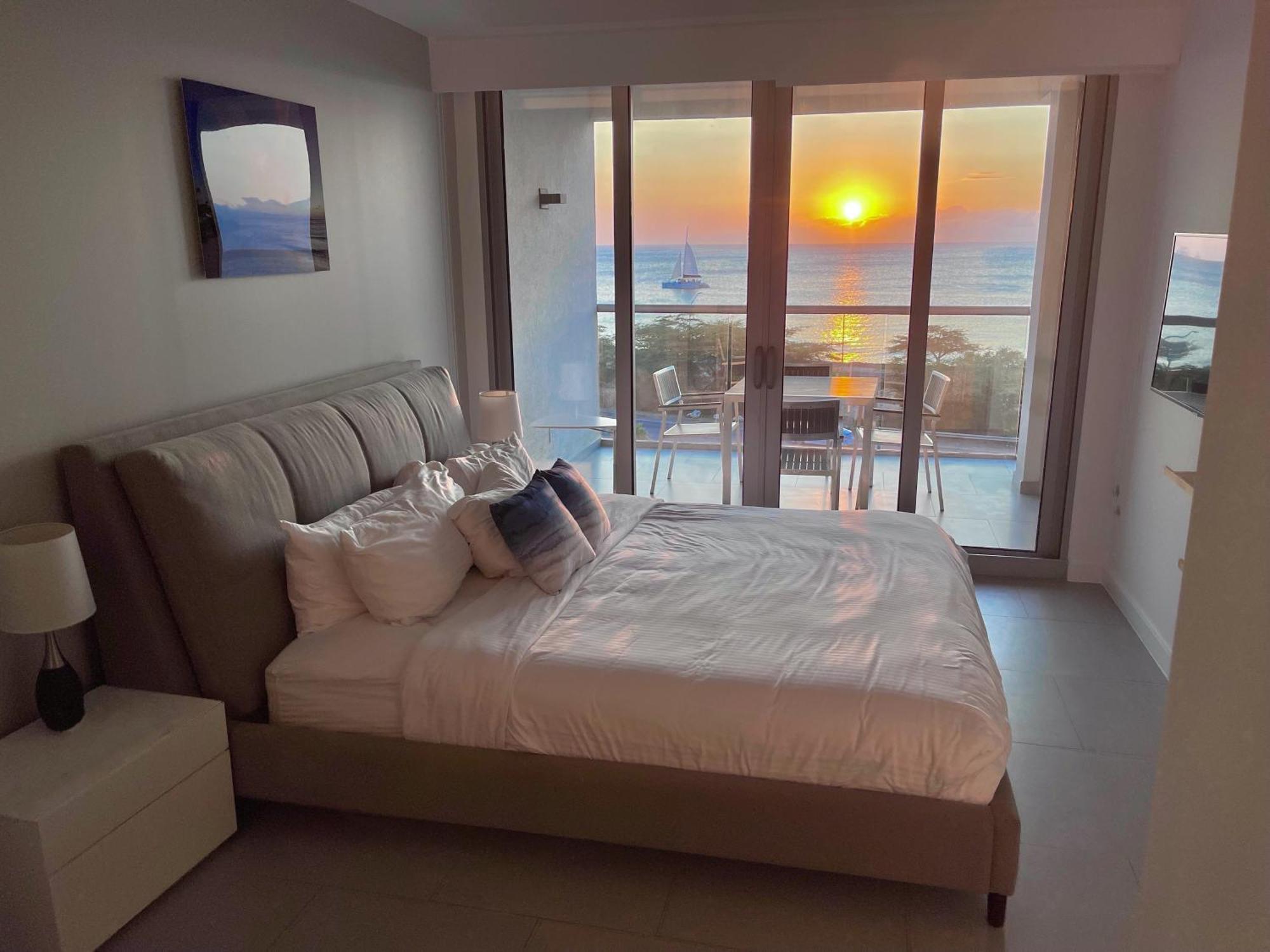 Azure Beach Residences Palm Beach Exteriér fotografie